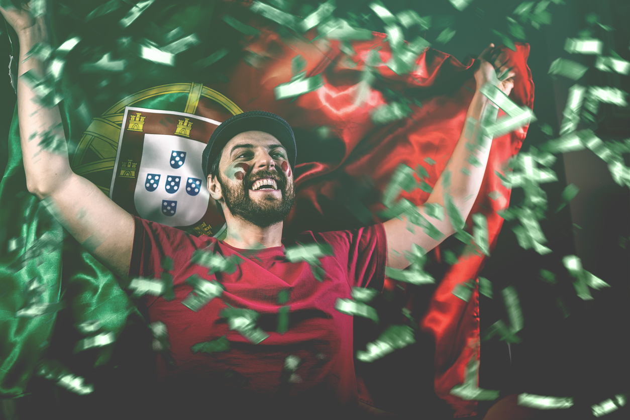 2022년 월드컵에서 팀의 우승을 축하하는 포르투갈 팬